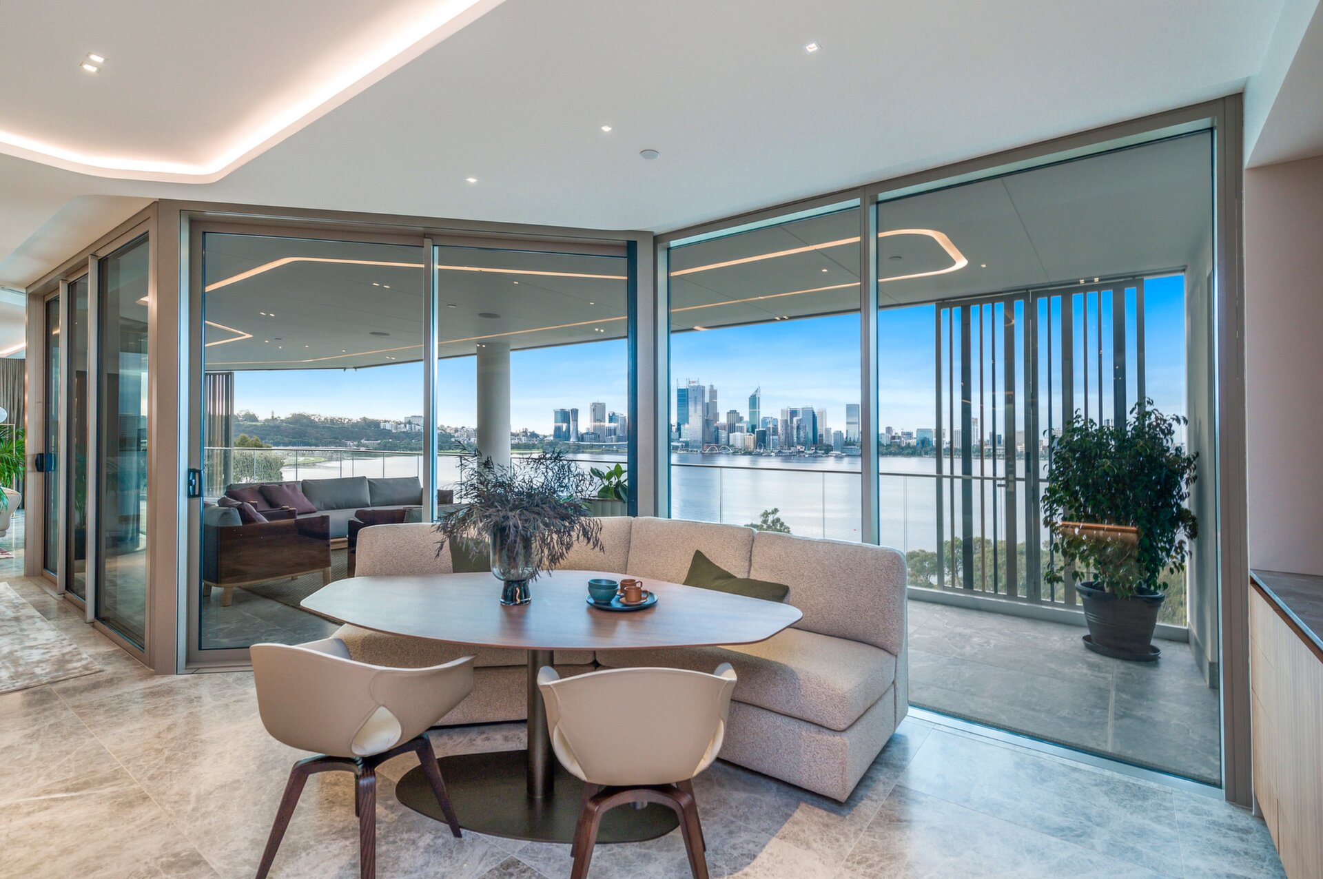 8/8 Parker Street, South Perth Sold by Luxury Real Estate Sales - image 1