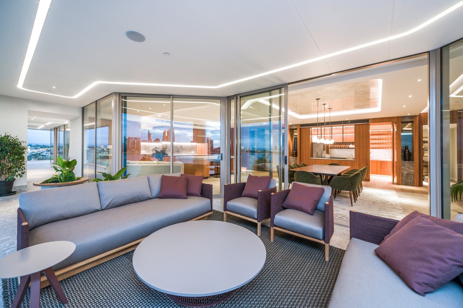 8/8 Parker Street, South Perth Sold by Luxury Real Estate Sales - image 1