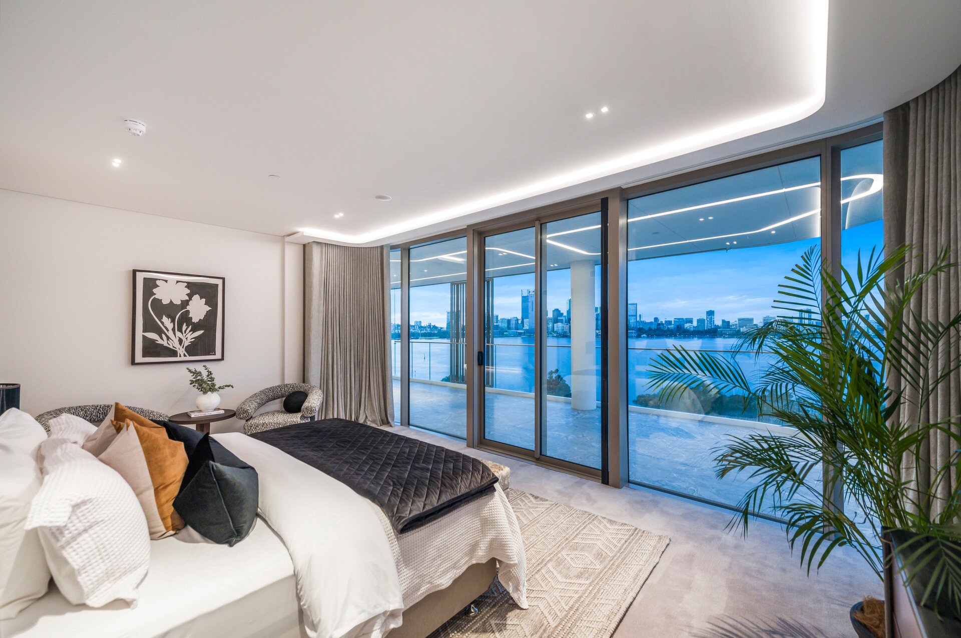 8/8 Parker Street, South Perth Sold by Luxury Real Estate Sales - image 1