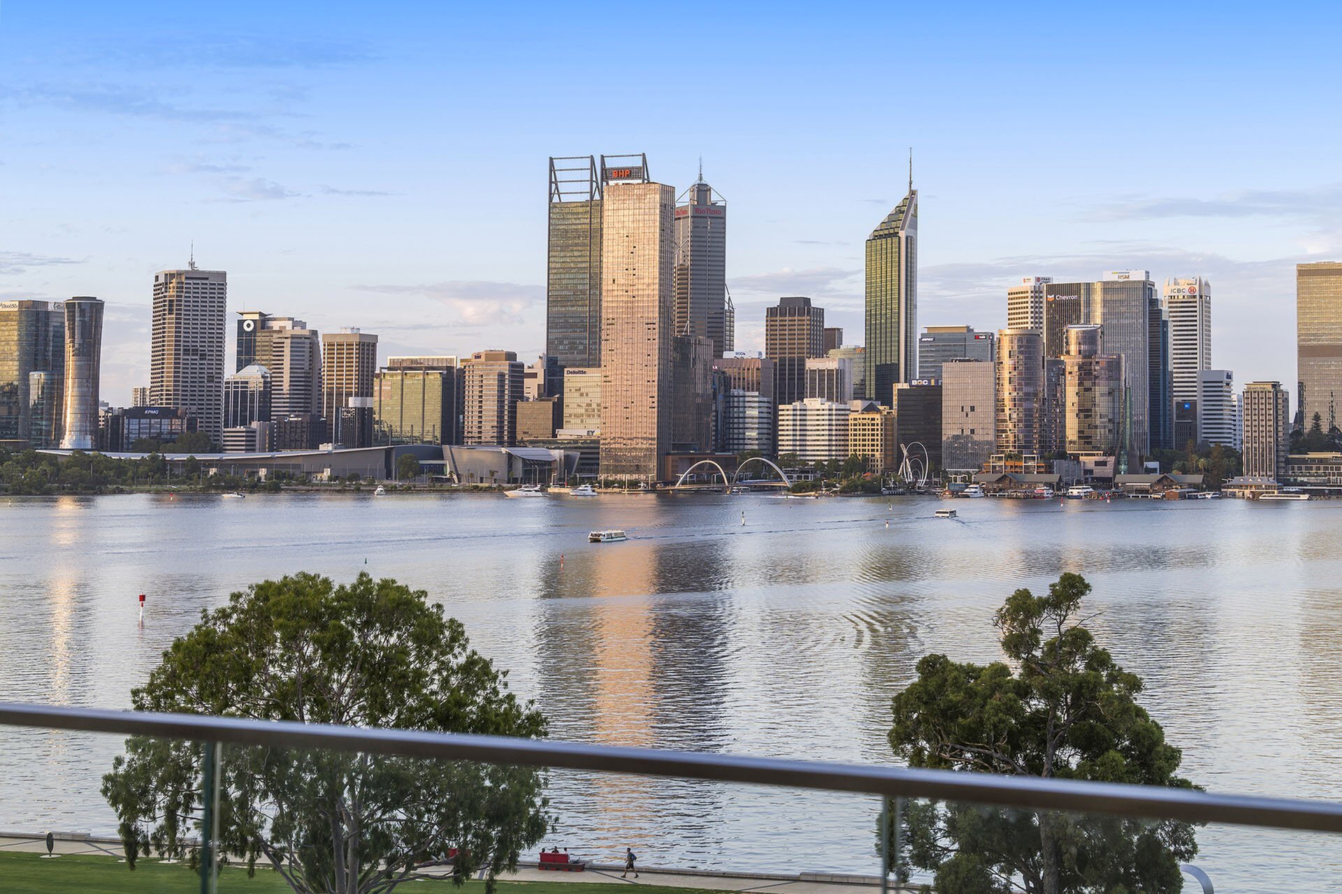 5a/8 Parker Street, South Perth Sold by Luxury Real Estate Sales - image 1