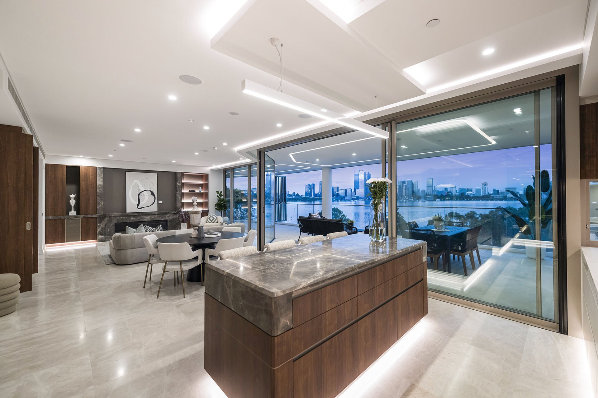5a/8 Parker Street, South Perth Sold by Luxury Real Estate Sales - image 1