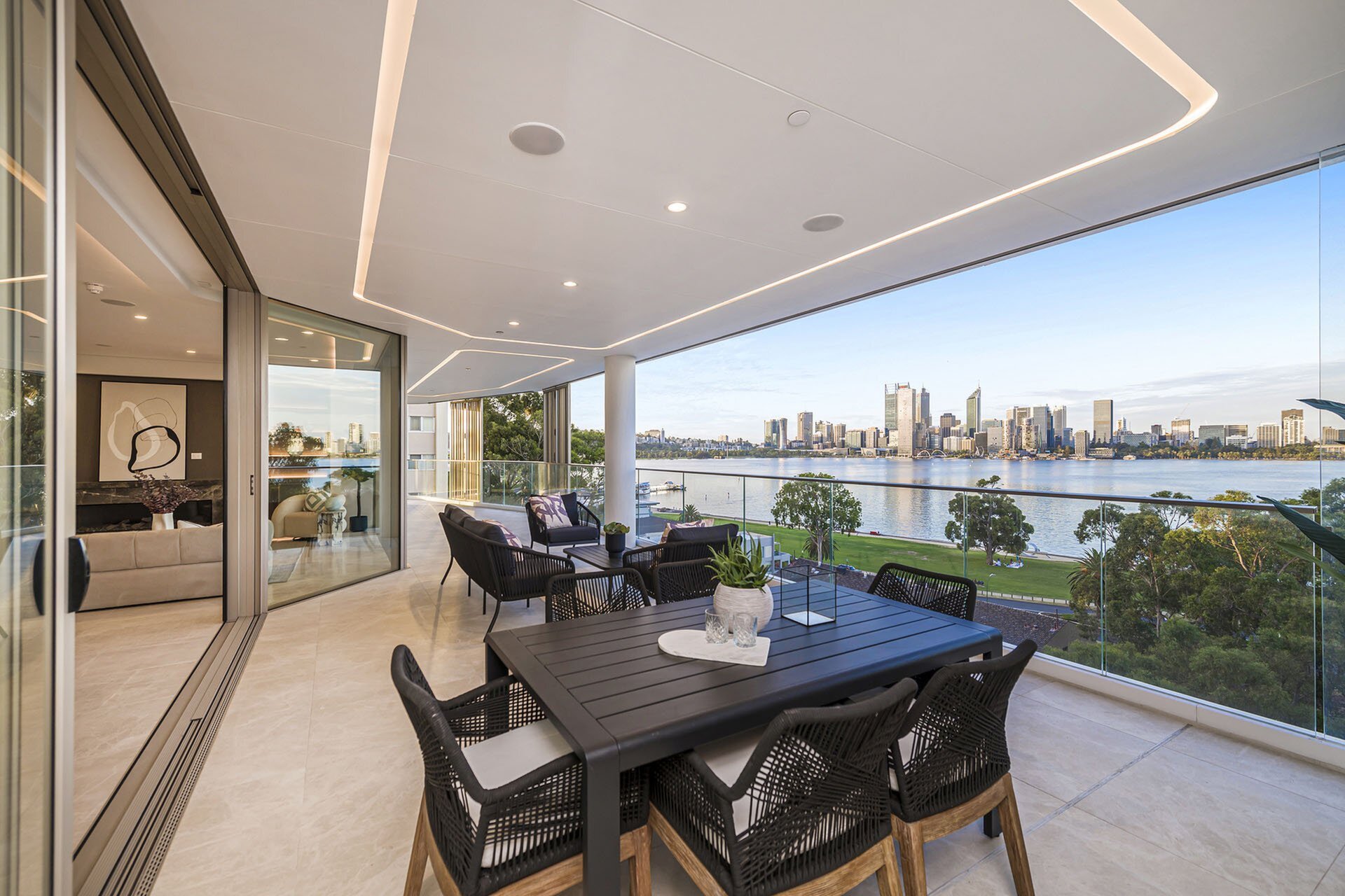 5a/8 Parker Street, South Perth Sold by Luxury Real Estate Sales - image 1