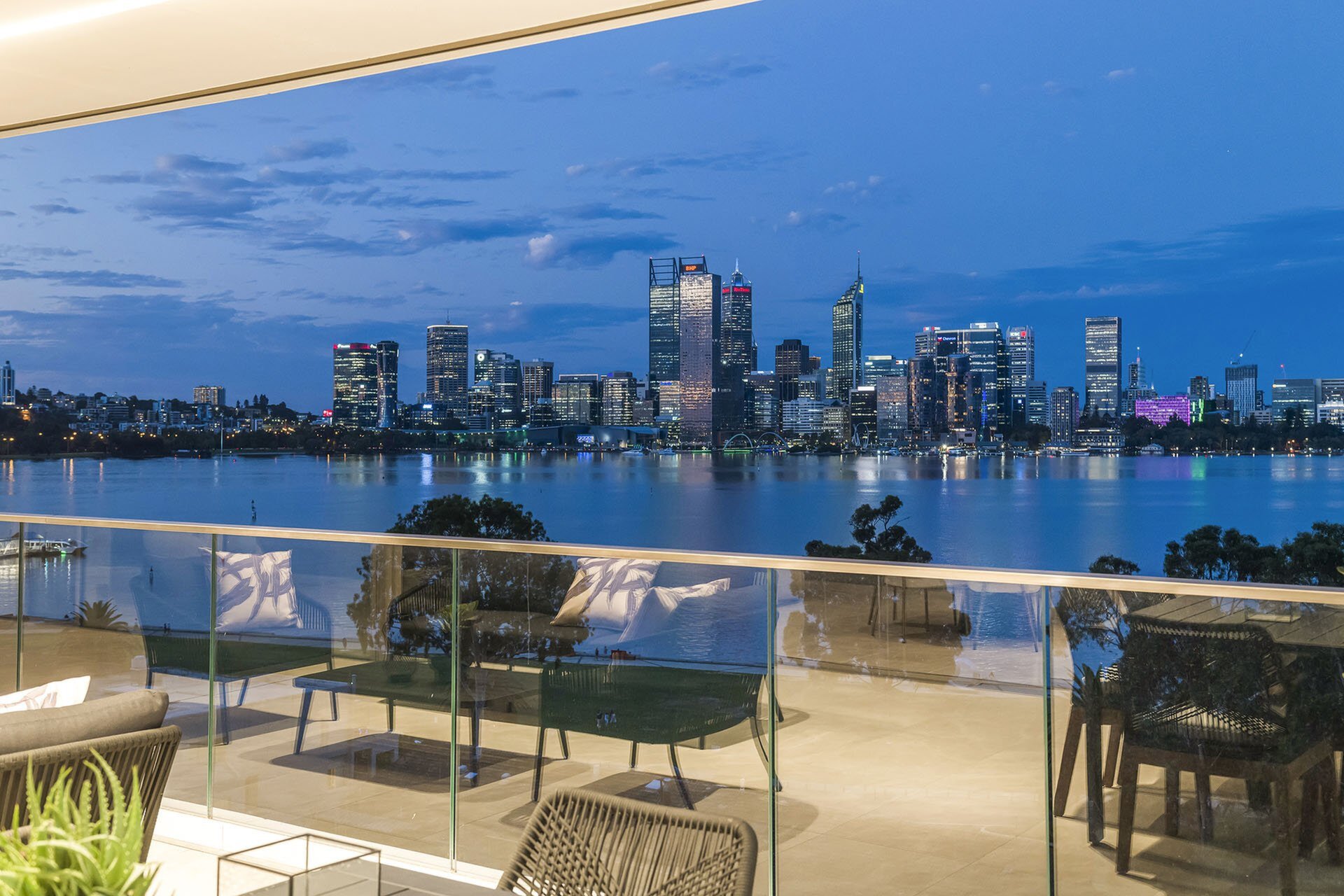 5a/8 Parker Street, South Perth Sold by Luxury Real Estate Sales - image 1