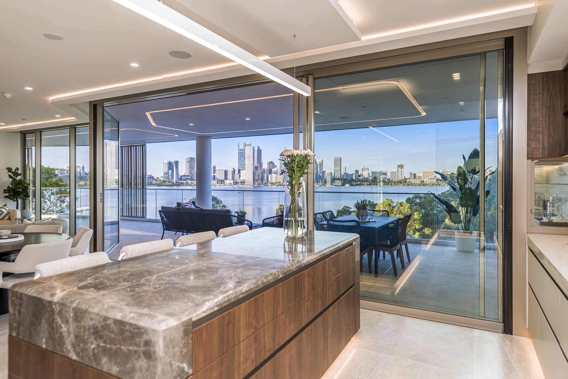 5a/8 Parker Street, South Perth Sold by Luxury Real Estate Sales - image 1