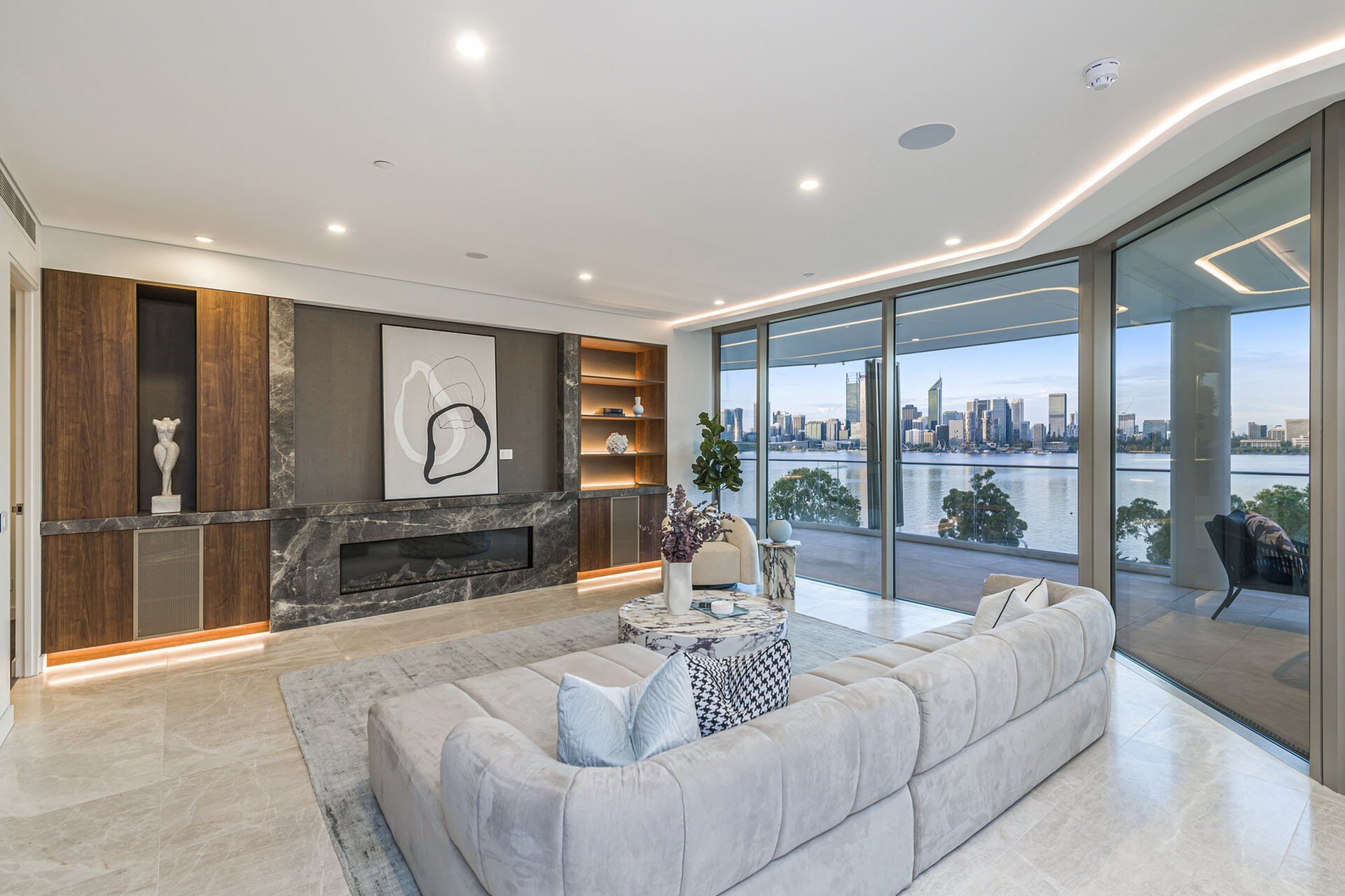 5a/8 Parker Street, South Perth Sold by Luxury Real Estate Sales - image 1